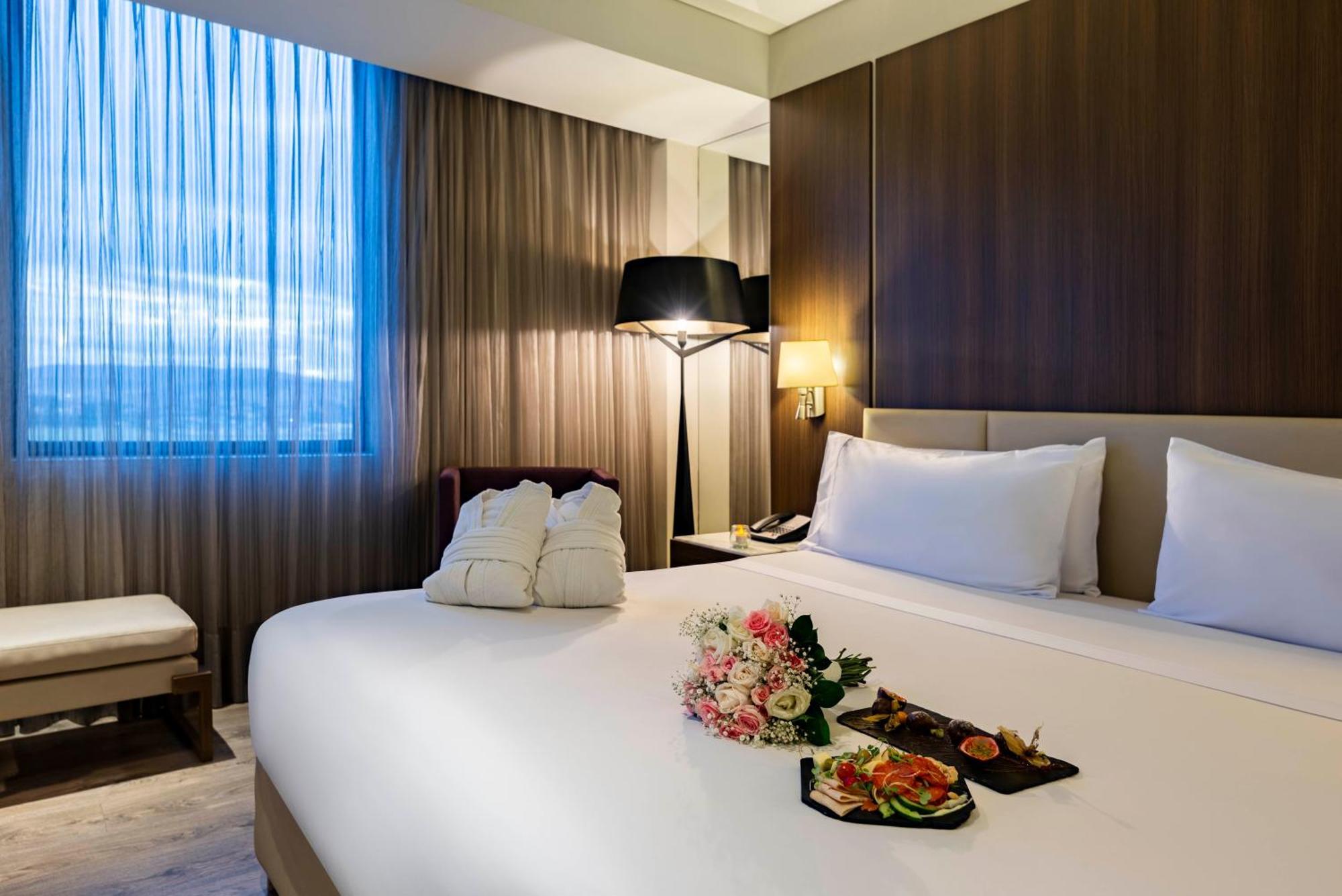 Hotel Courtyard By Marriott Bogota Airport Exterior foto