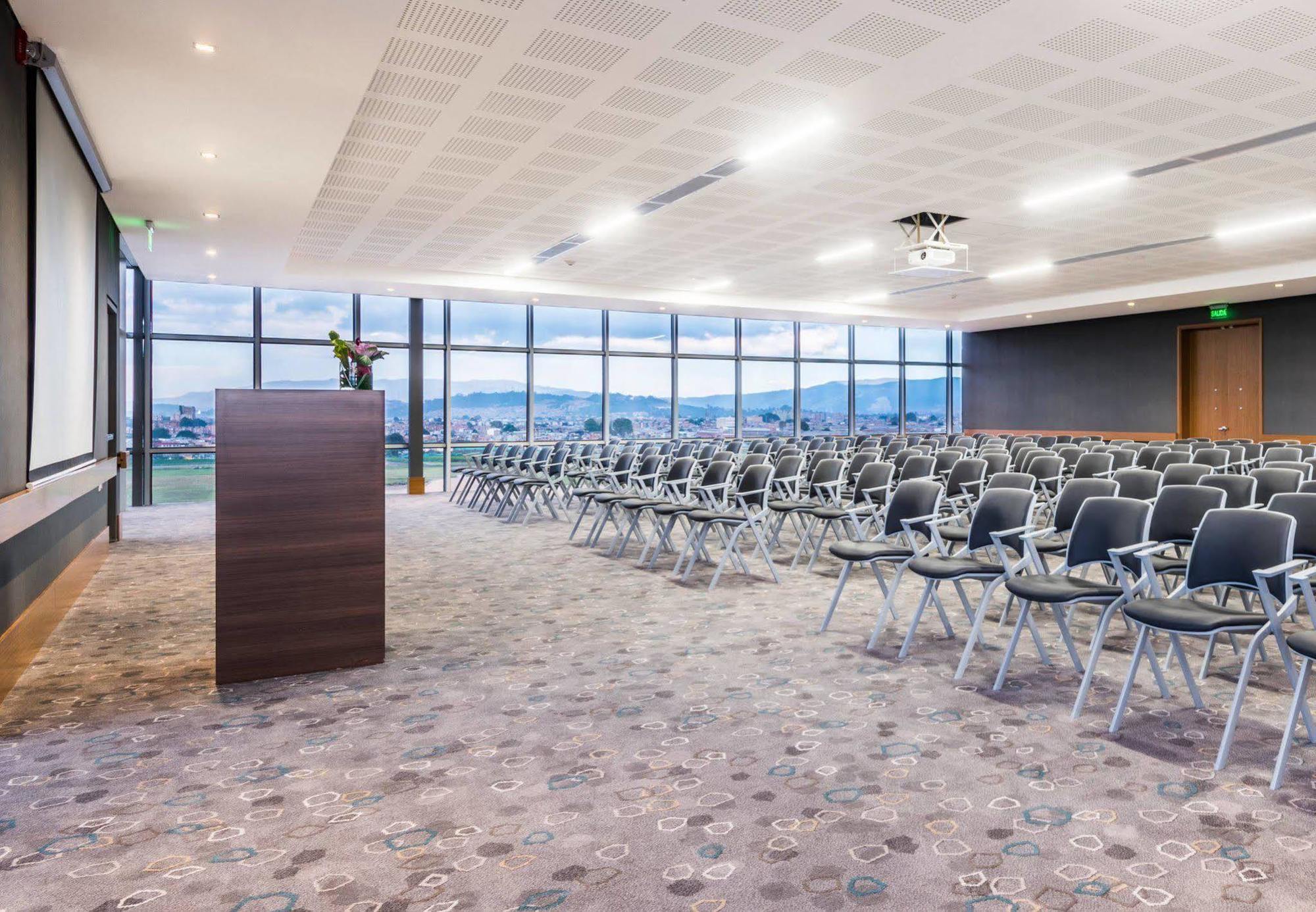 Hotel Courtyard By Marriott Bogota Airport Exterior foto